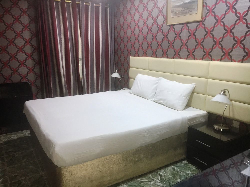 فندق ويست دبي المظهر الخارجي الصورة